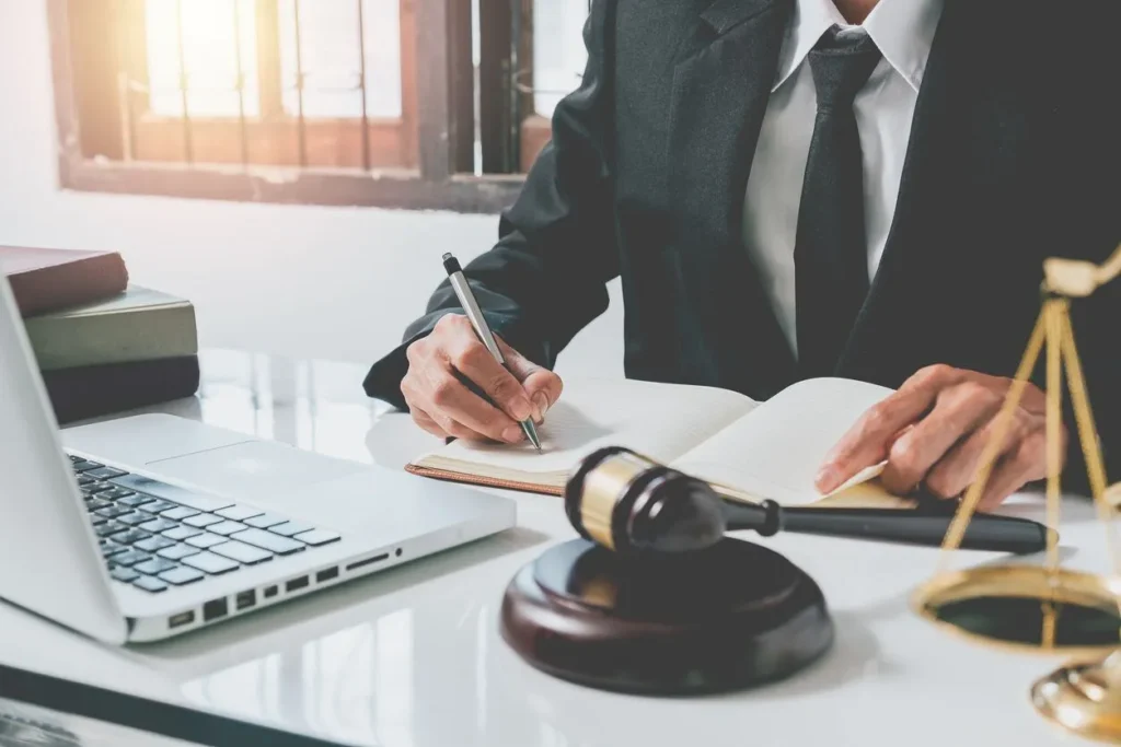What Percentage Do Lawyers Take for a Personal Injury Case in Queens, NY?
